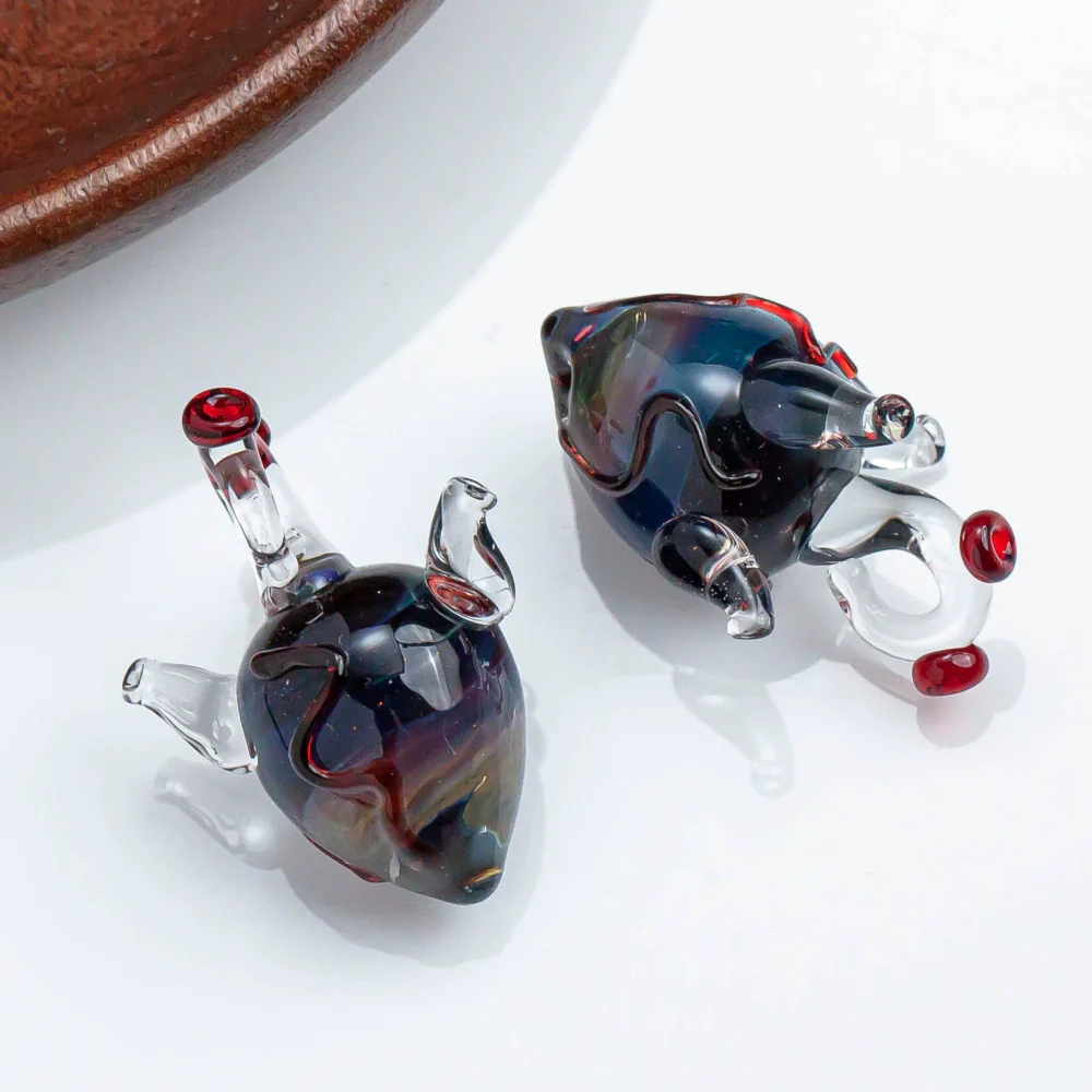 Handmade Glass Heart Pendant Necklace With Dripping Oil Design Imported Materials Light Luxury Niche Jewelry Accessories - Image 11