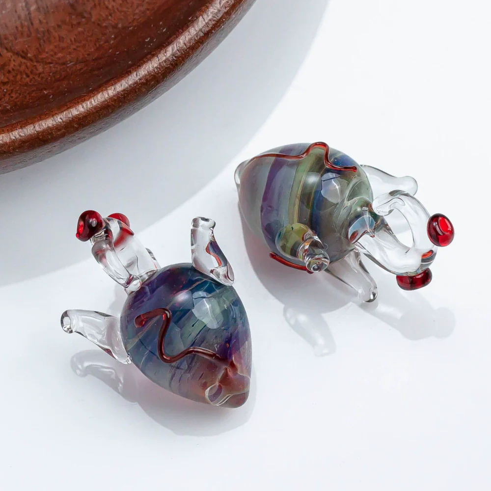 Handmade Glass Heart Pendant Necklace With Dripping Oil Design Imported Materials Light Luxury Niche Jewelry Accessories - Image 12