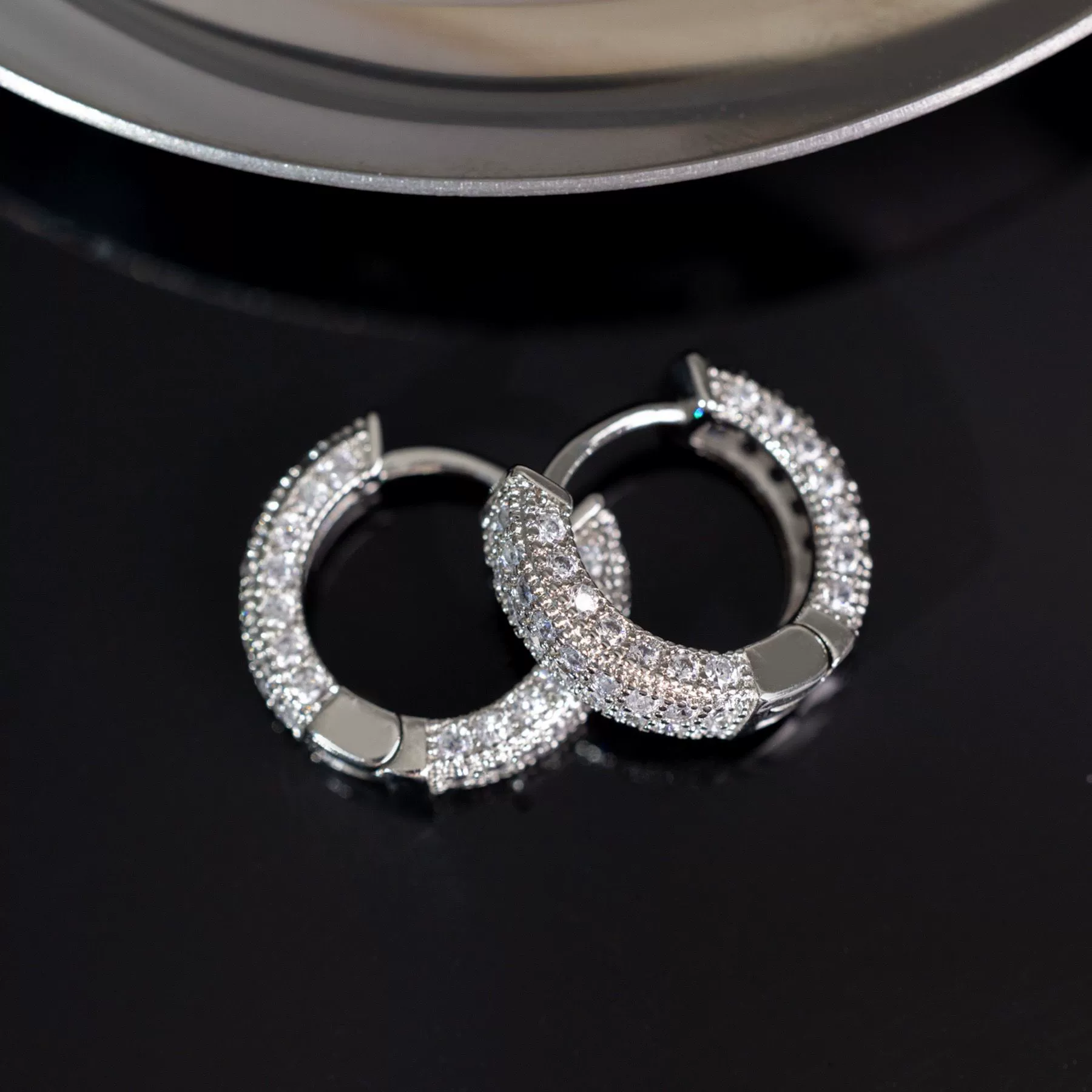 Hoop Earrings Copper With Zircon Inlay Geometric Style For Men And Women - Image 2