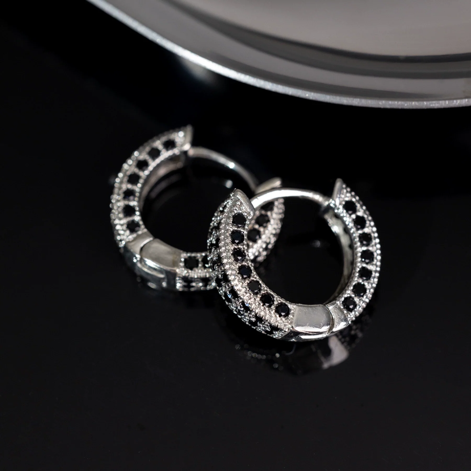 Hoop Earrings Copper With Zircon Inlay Geometric Style For Men And Women - Image 9