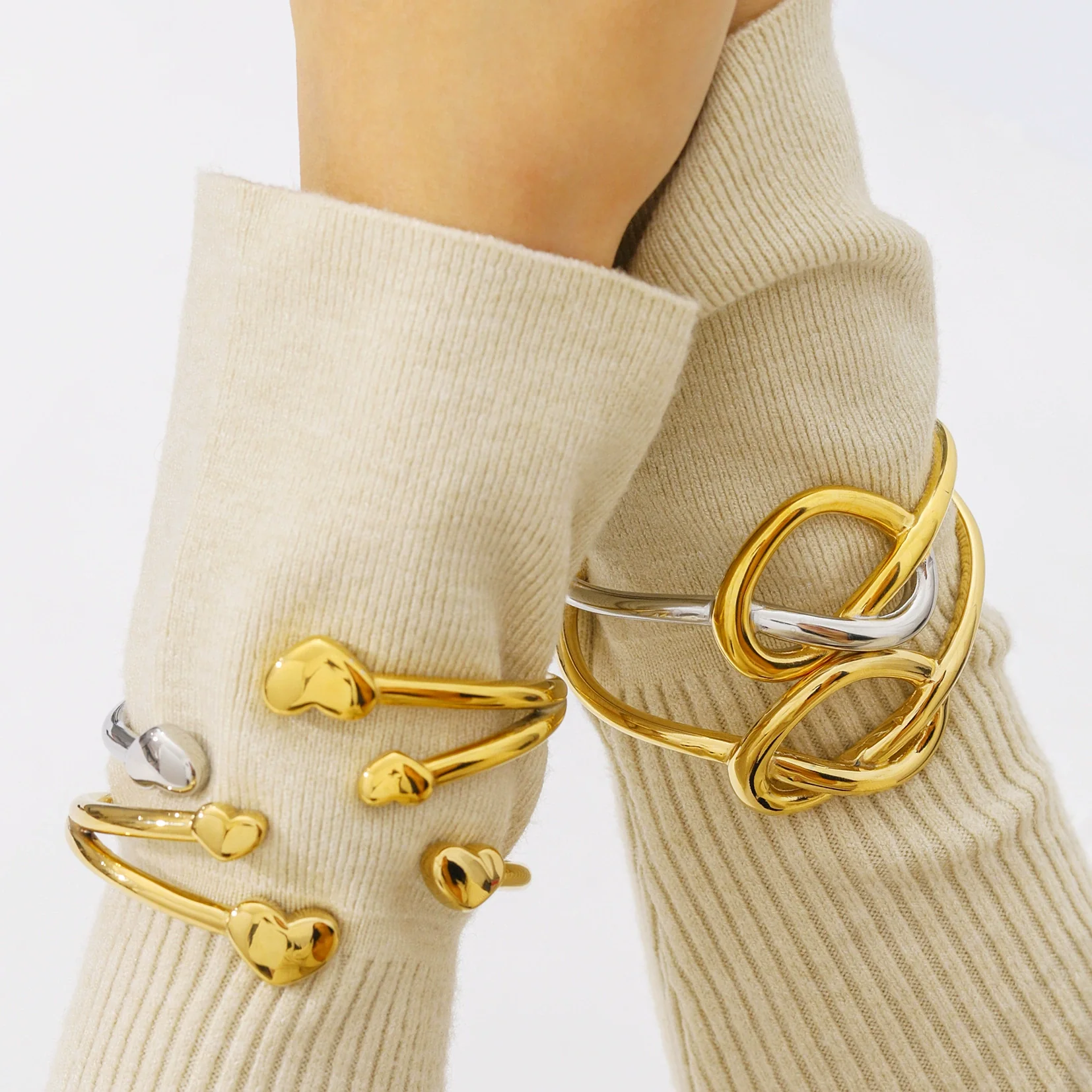 Hotselling Stainless Steel 18K Gold Electroplated Polished Bracelet With Geometric Knot Design - Image 3