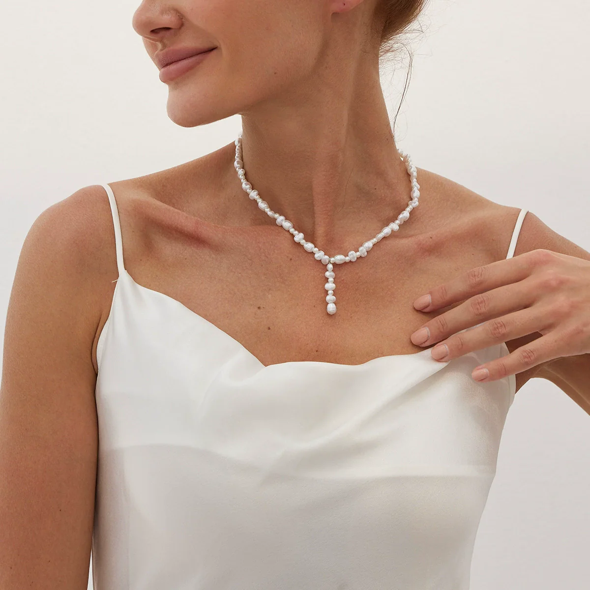 Imitation Pearl Geometric Handmade Clavicle Chain Necklace For Women - Image 2