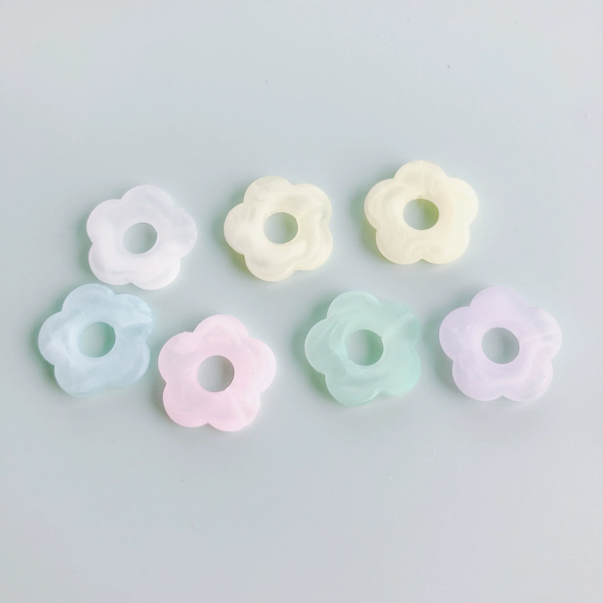 Jewelry Accessories Plastic Resin Plant Flower Earrings - Image 3
