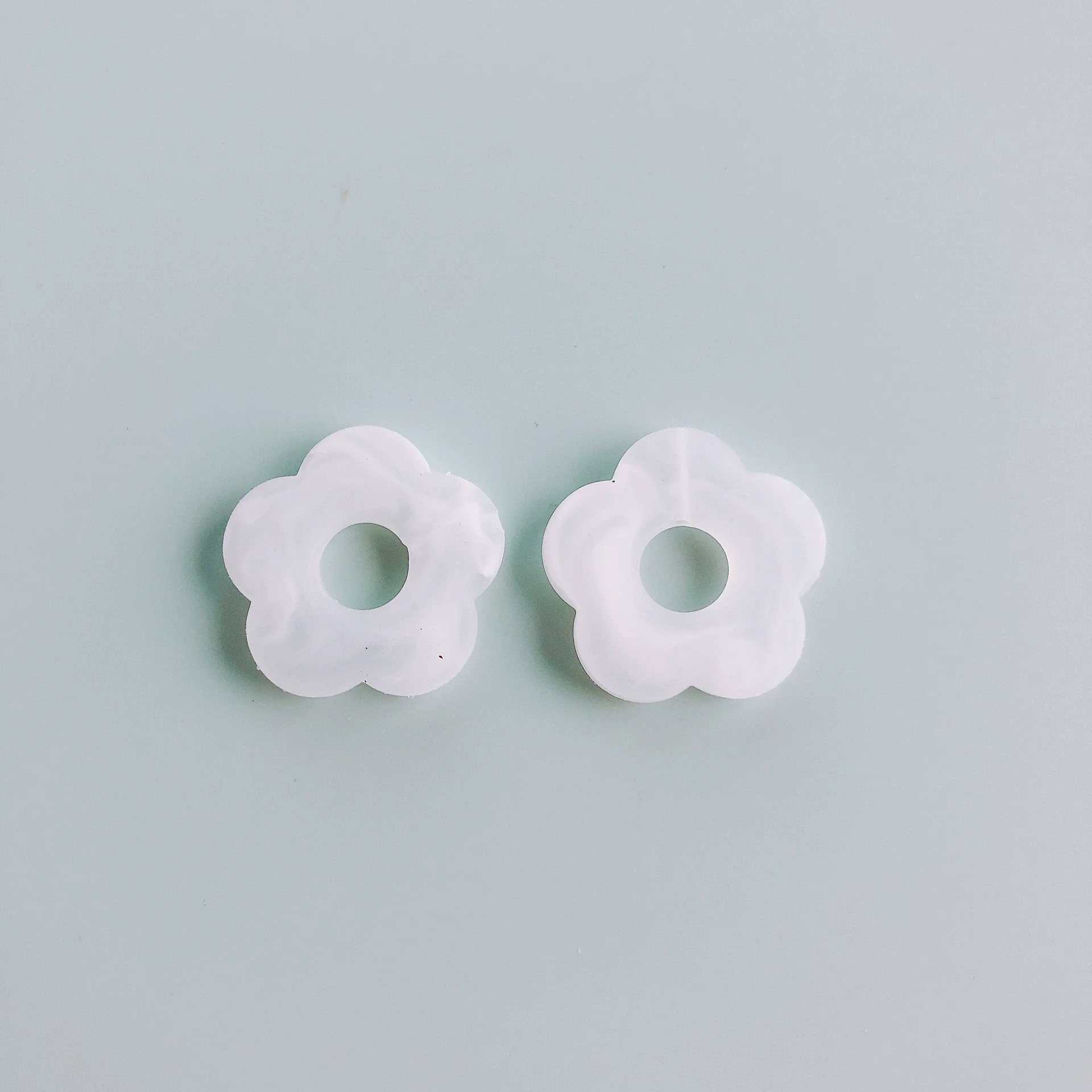 Jewelry Accessories Plastic Resin Plant Flower Earrings - Image 9