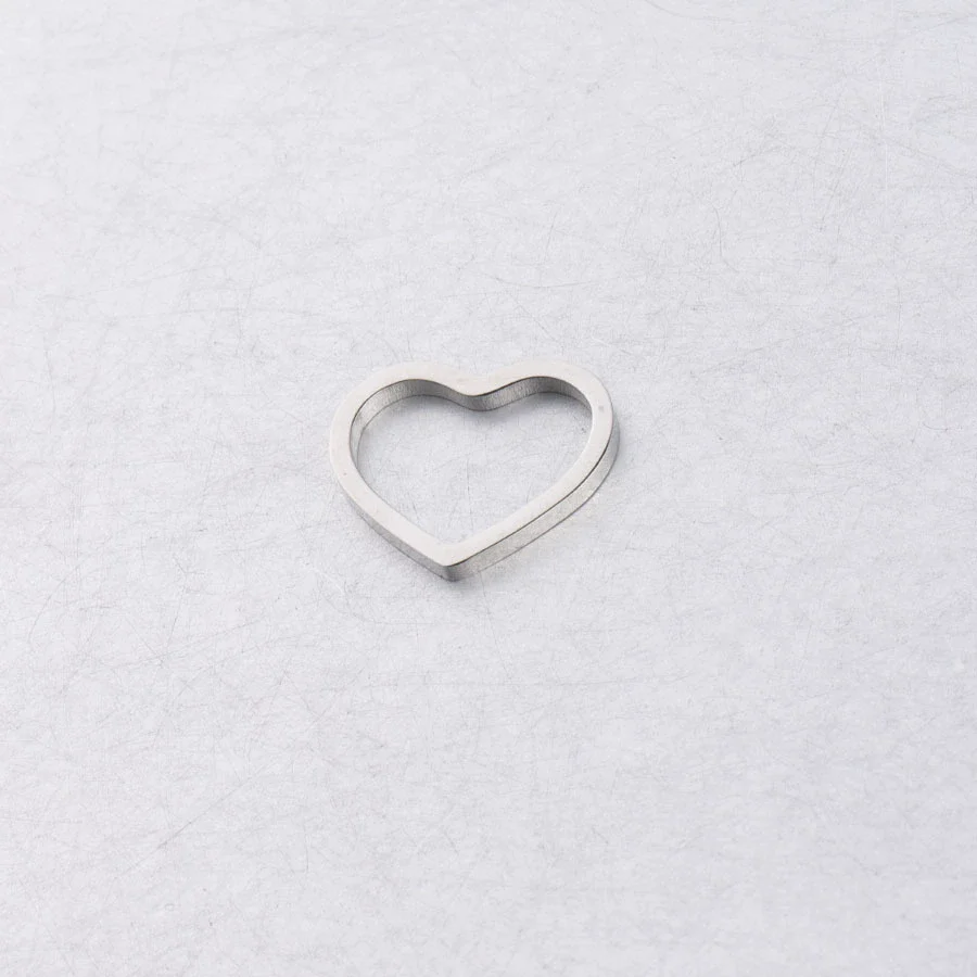 Jewelry Accessories Stainless Steel Hollow Heart Pendant And Ring With Smooth Pattern And Fine Polishing - Image 5
