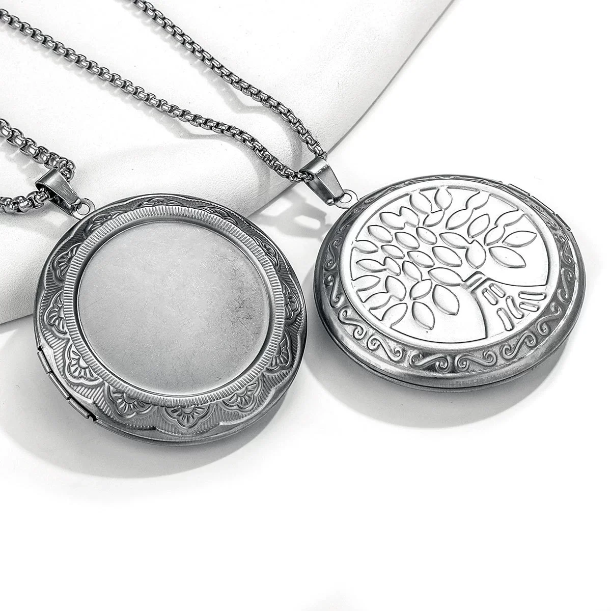 Jewelry Accessories Stainless Steel Round Photo Box Pendant Vintage Embossed Pattern 18K Electroplated