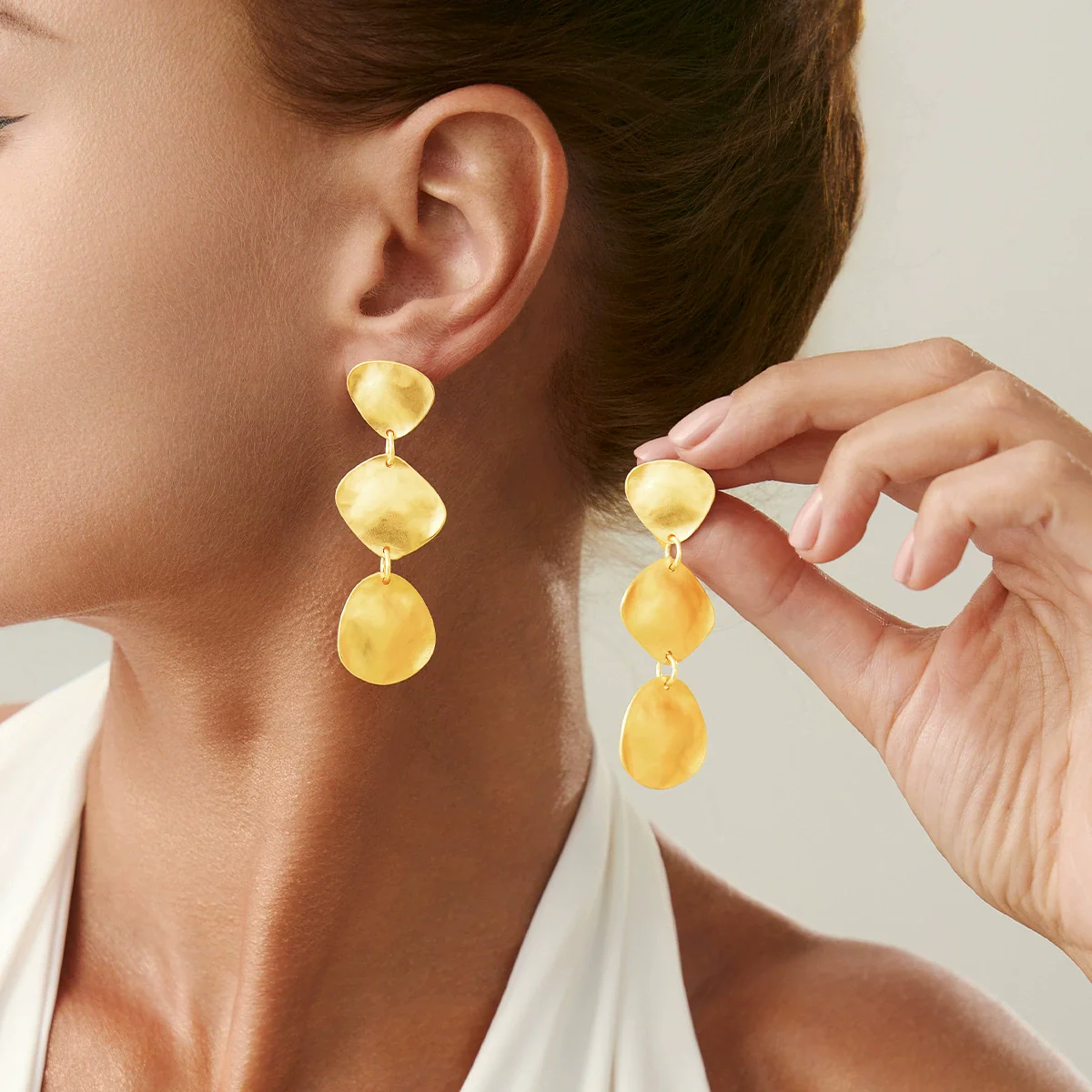 Jewelry Alloy Asymmetrical Geometric Oval Bow Pleated Cut Out Electroplated Earrings For Women - Image 8