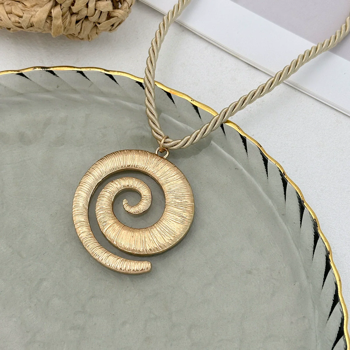 Jewelry Alloy Conch Pendant Necklace Sweet Style Animal Zodiac Geometric Electroplating For Women - Image 4