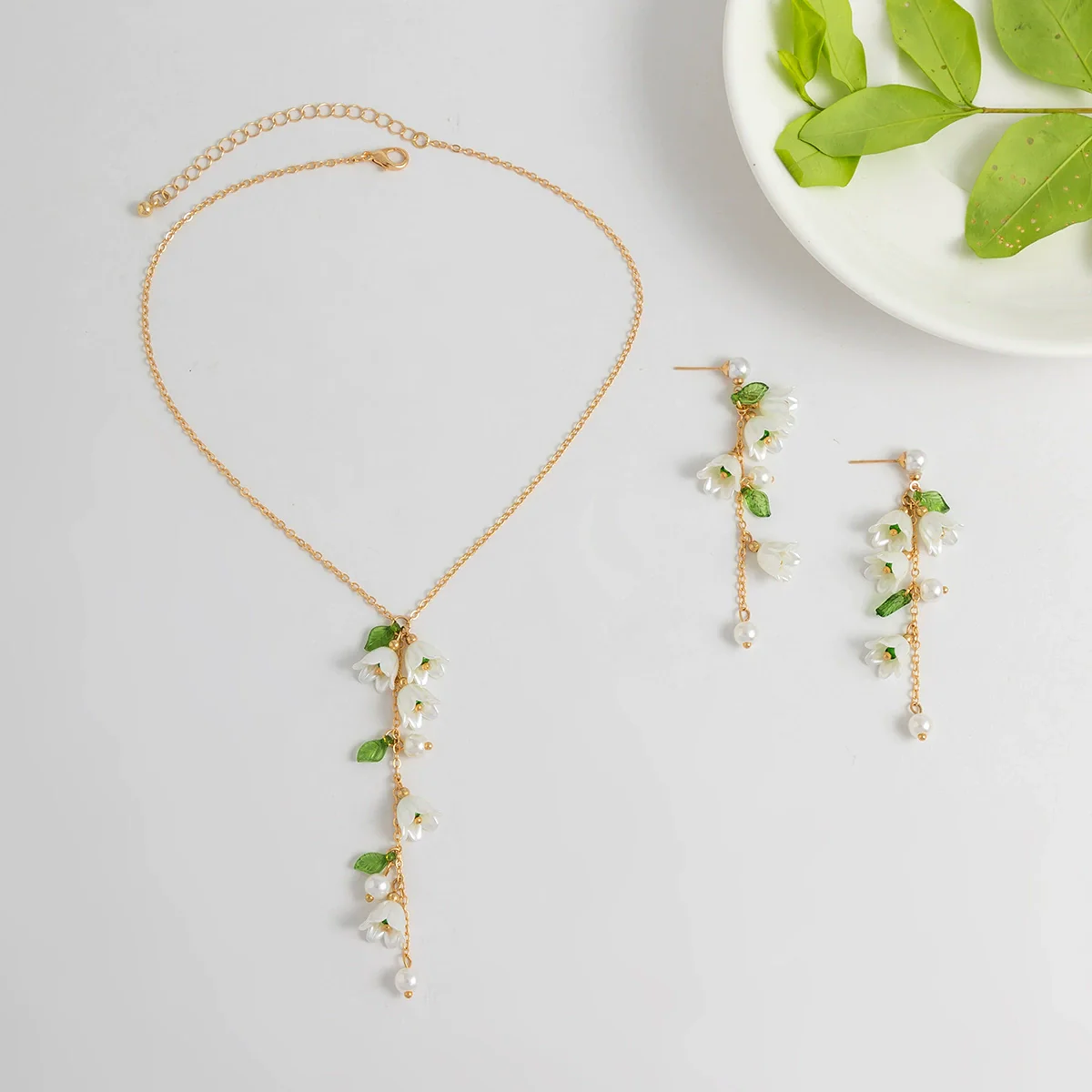 Jewelry Alloy Copper Chain Imitation Pearl Flowers Electroplated Necklace Earrings Set - Image 4