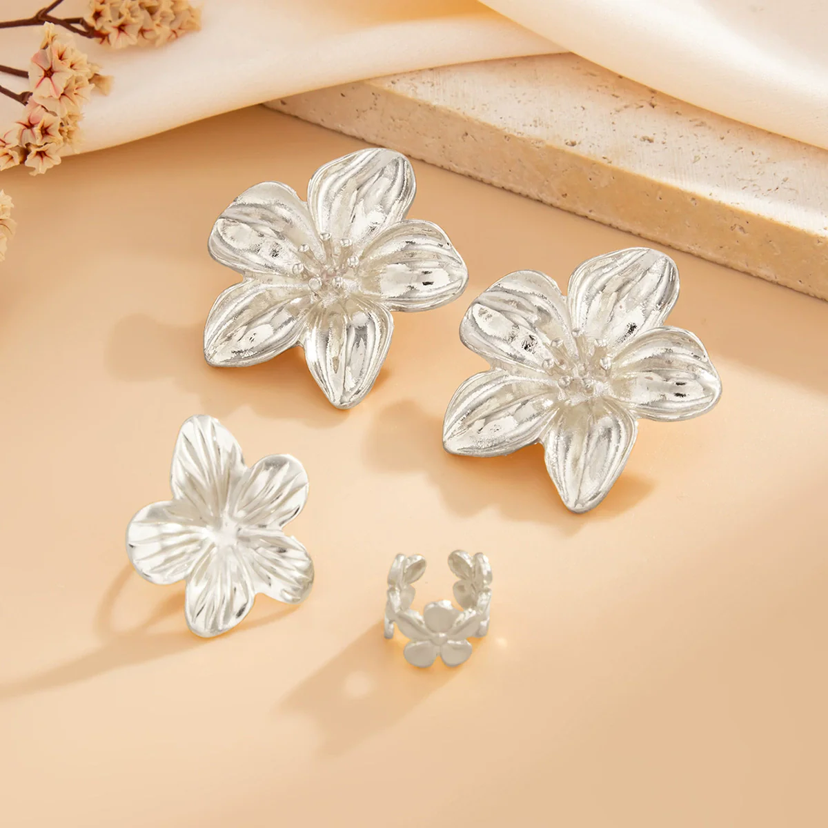 Jewelry Alloy Exaggerated Star Flower Electroplated Earrings For Women - Image 4