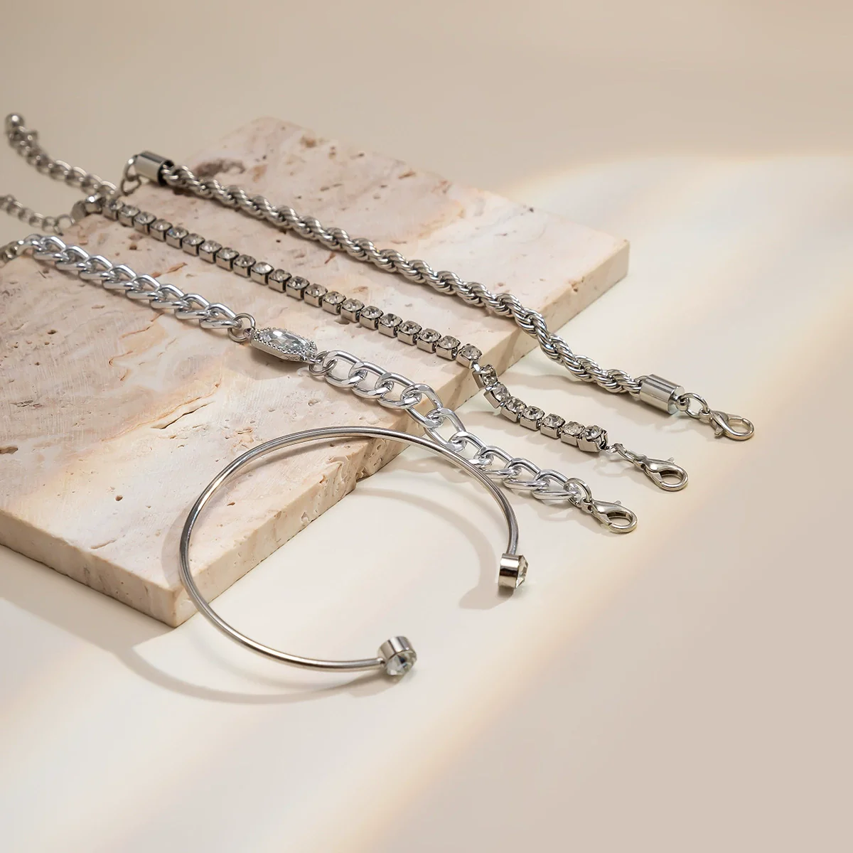 Jewelry Alloy Full Twist Chain Bracelet Geometric Style Diamond Design For Women - Image 4