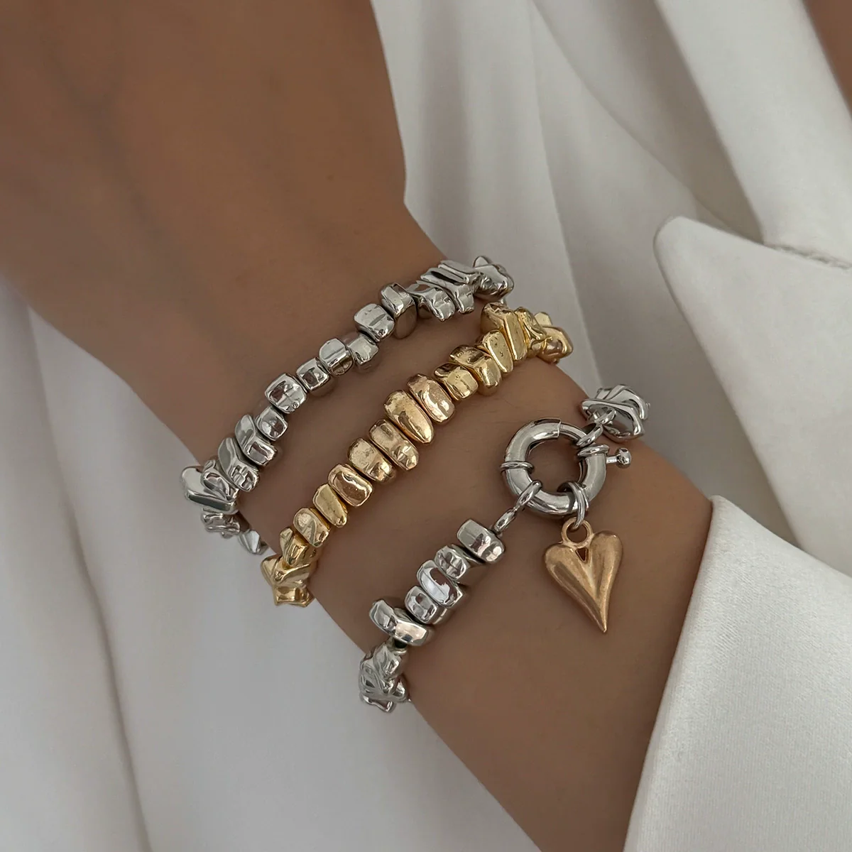Jewelry Alloy Heart Geometric Clavicle Chain Electroplating Light Luxury Style - Image 3