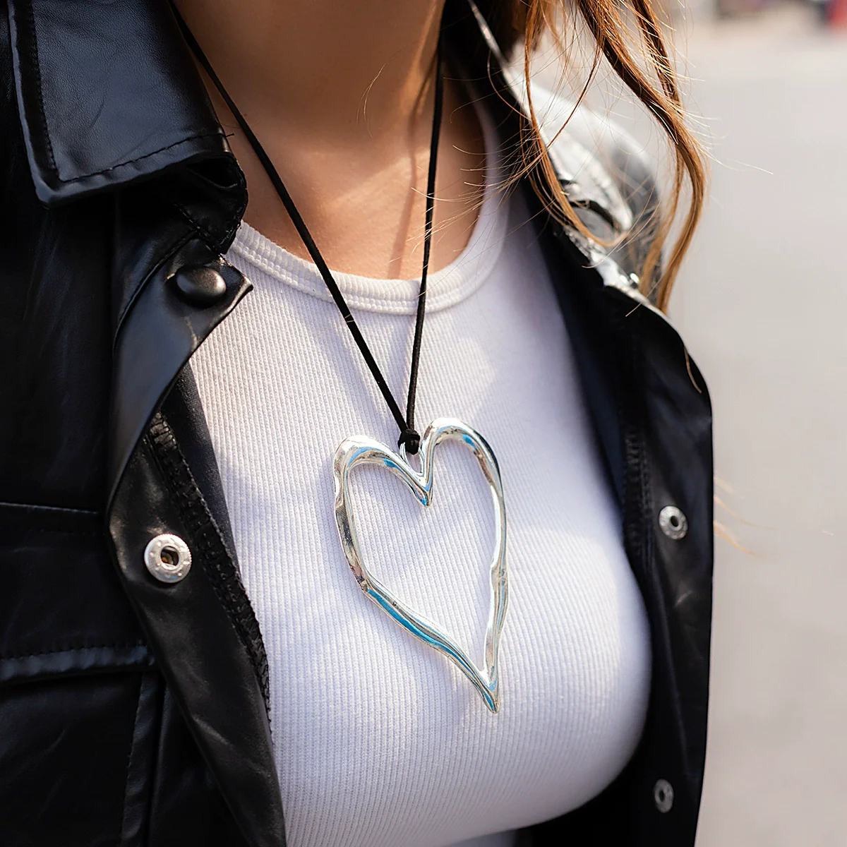 Jewelry Alloy Heart Geometric Pendant Necklace Electroplated Wax Line For Women - Image 7