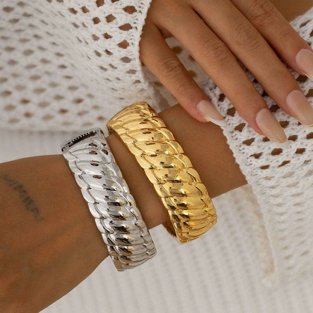 Jewelry Alloy Highend Irregular Bracelet Electroplating - Image 4