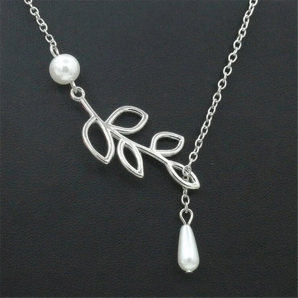 Jewelry Alloy Leaf Pendant Women's Necklace With Electroplating And O Word Chain - Image 2