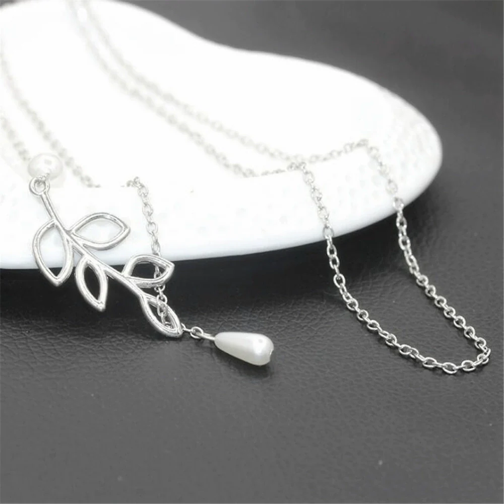 Jewelry Alloy Leaf Pendant Women's Necklace With Electroplating And O Word Chain - Image 4