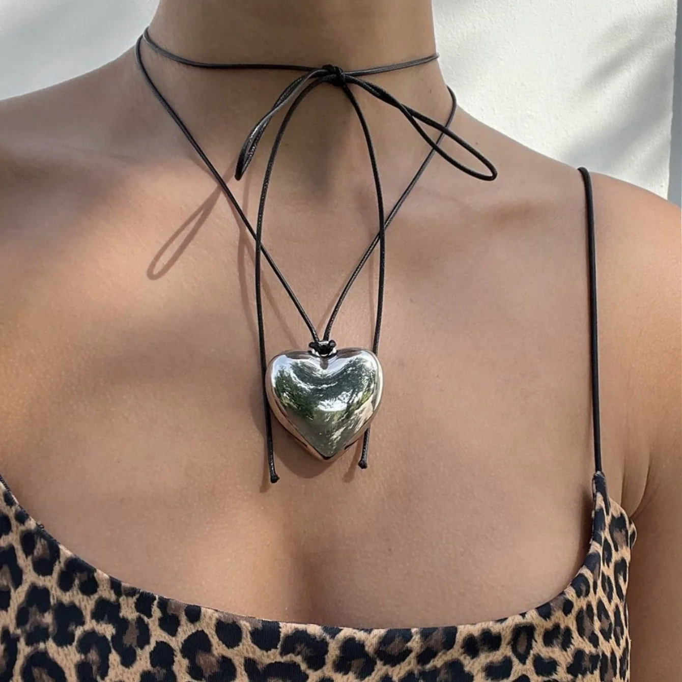Jewelry Alloy Leather Wax Thread Flannel Handmade Heart Pendant Choker Necklace