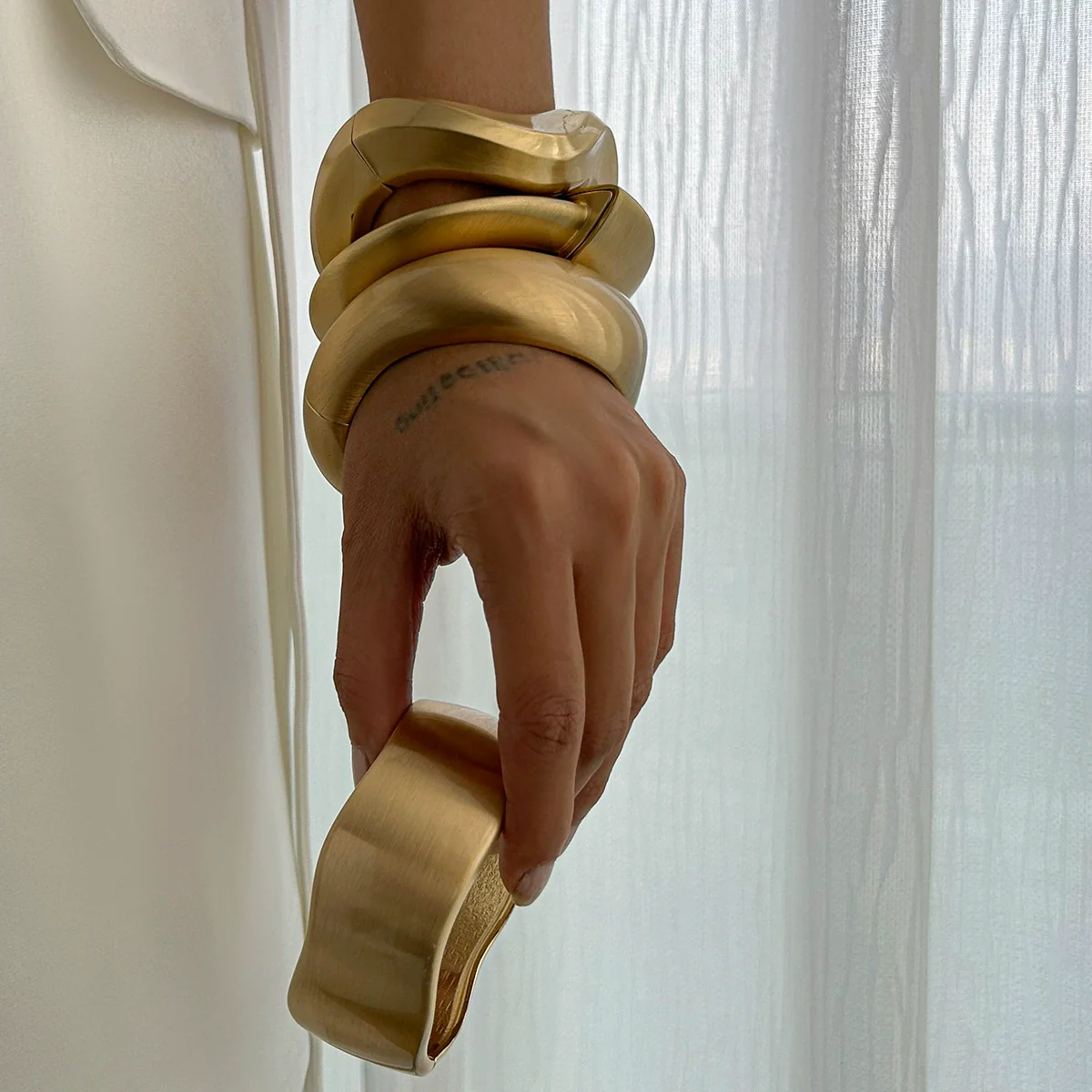 Jewelry Alloy Light Luxury Irregular Bracelet Electroplated - Image 2