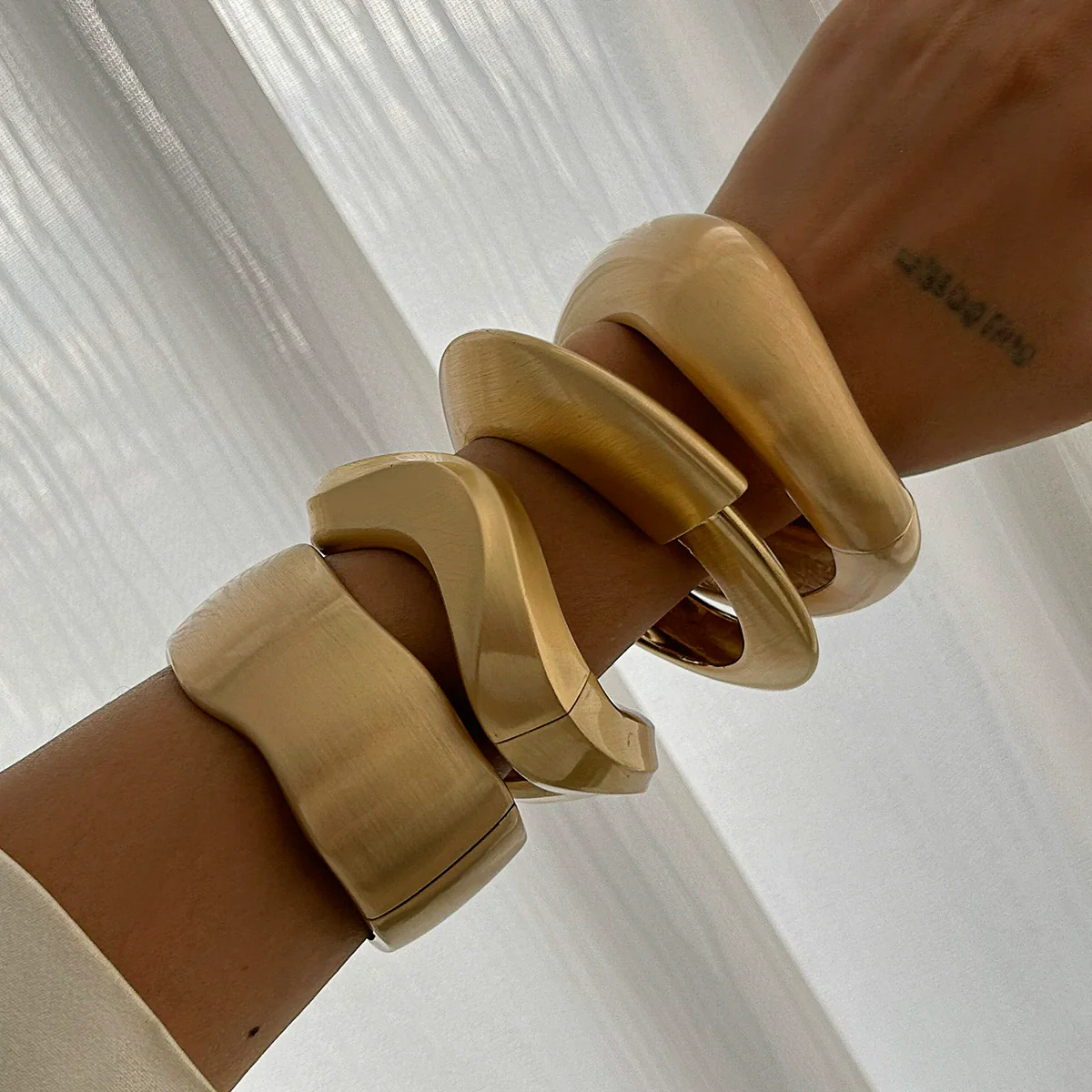 Jewelry Alloy Light Luxury Irregular Bracelet Electroplated - Image 3