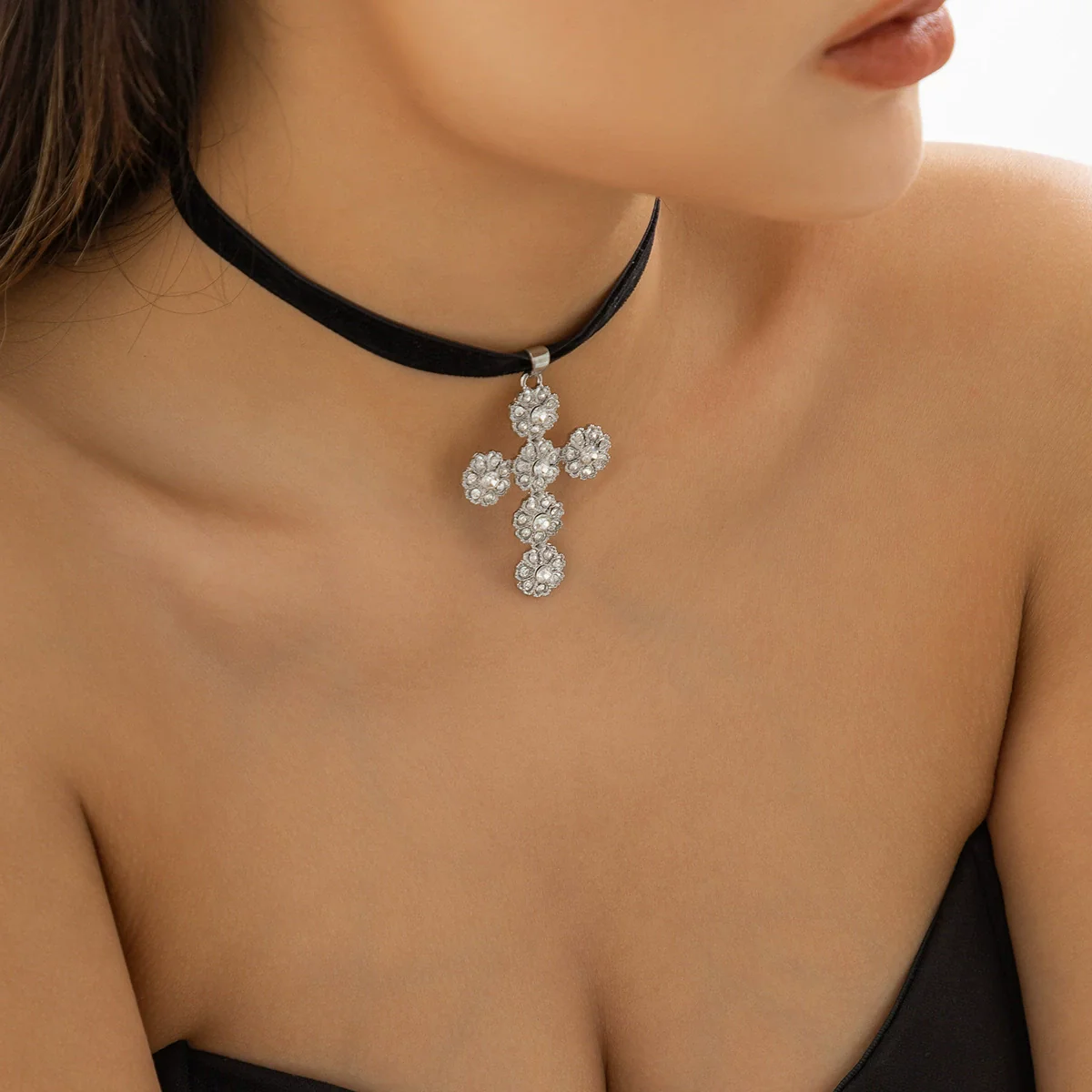 Jewelry Alloy Pendant Necklace With Geometric Pattern And Diamond For Women - Image 3