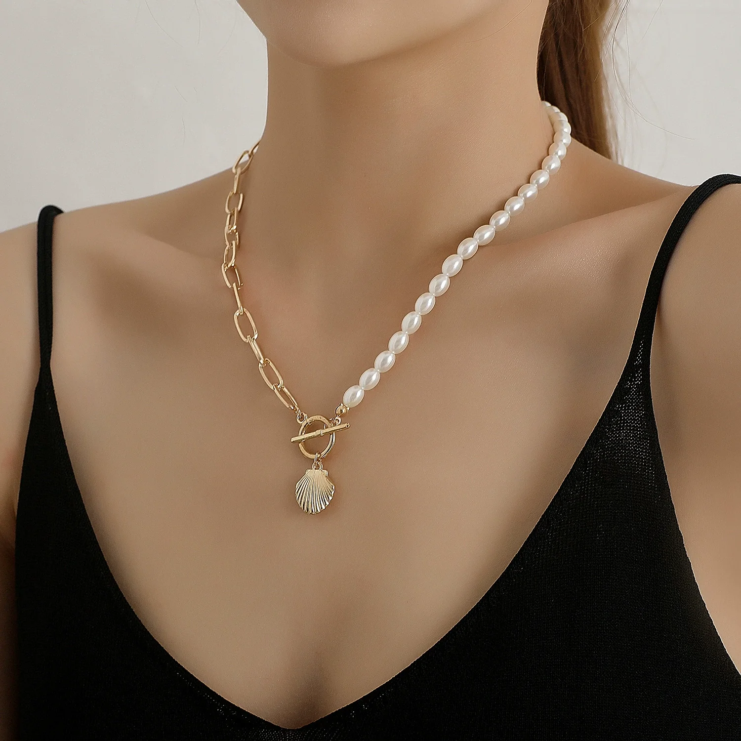 Jewelry Alloy Shell Scallop Pendant Necklace With Electroplating Treatment - Image 3