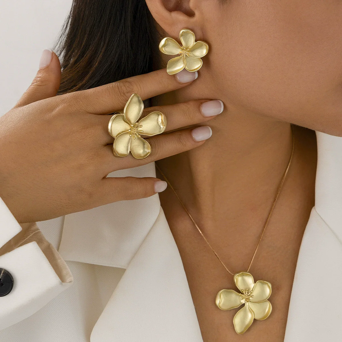 Jewelry Alloy Three Dimensional Flower Vintage Style Necklace And Earrings Set With Wax Thread Chain