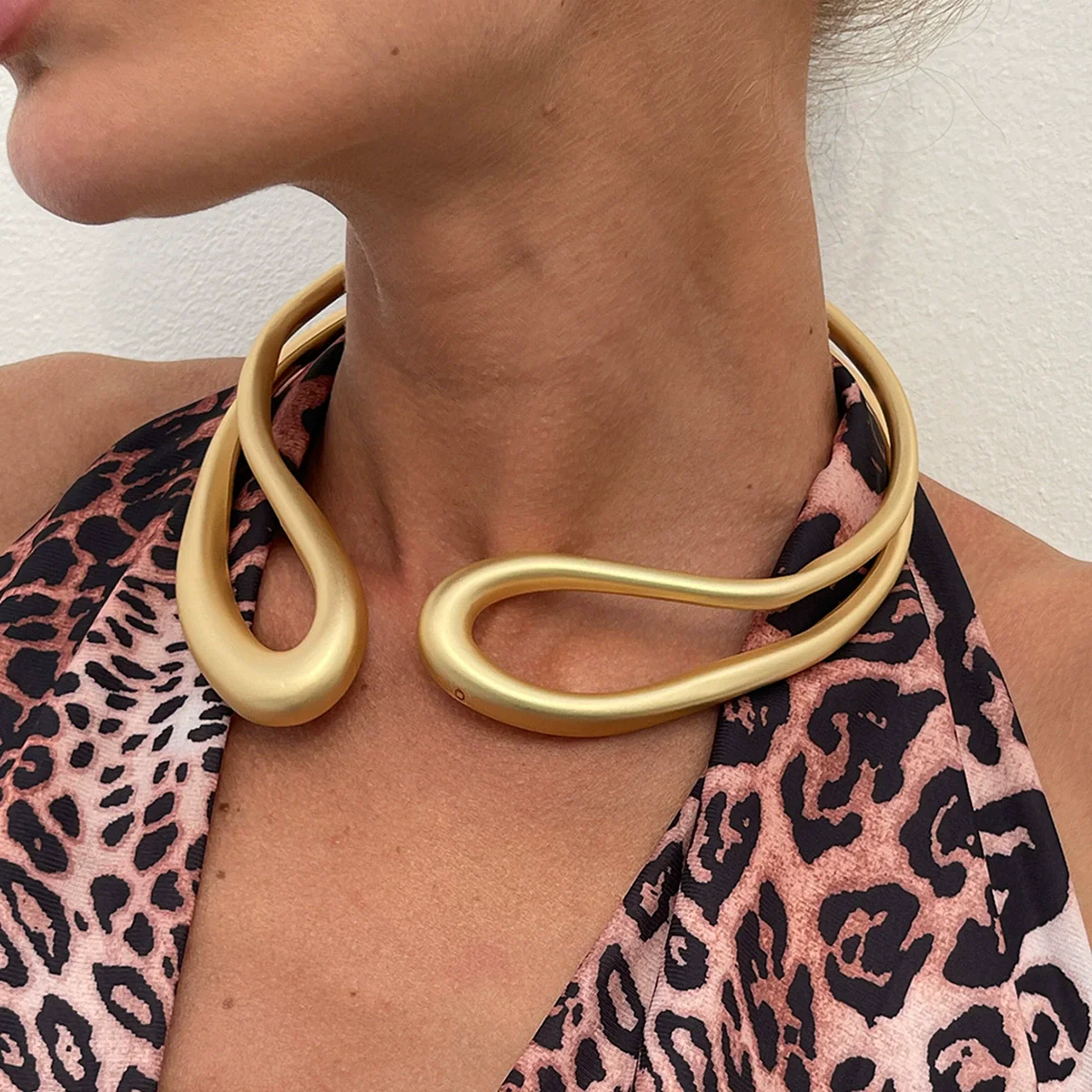Jewelry Alloy Ushaped Twisted Double Collar Choker Bracelet Electroplated For Women - Image 6