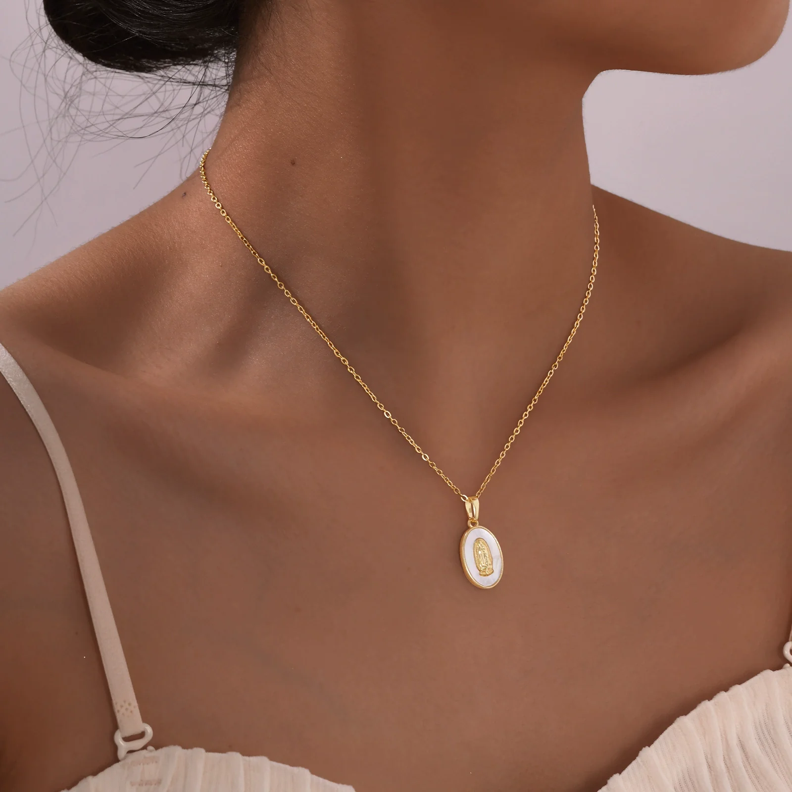 Jewelry Copper Oval Geometric Pendant Gold Plated Necklace For Ladies - Image 4
