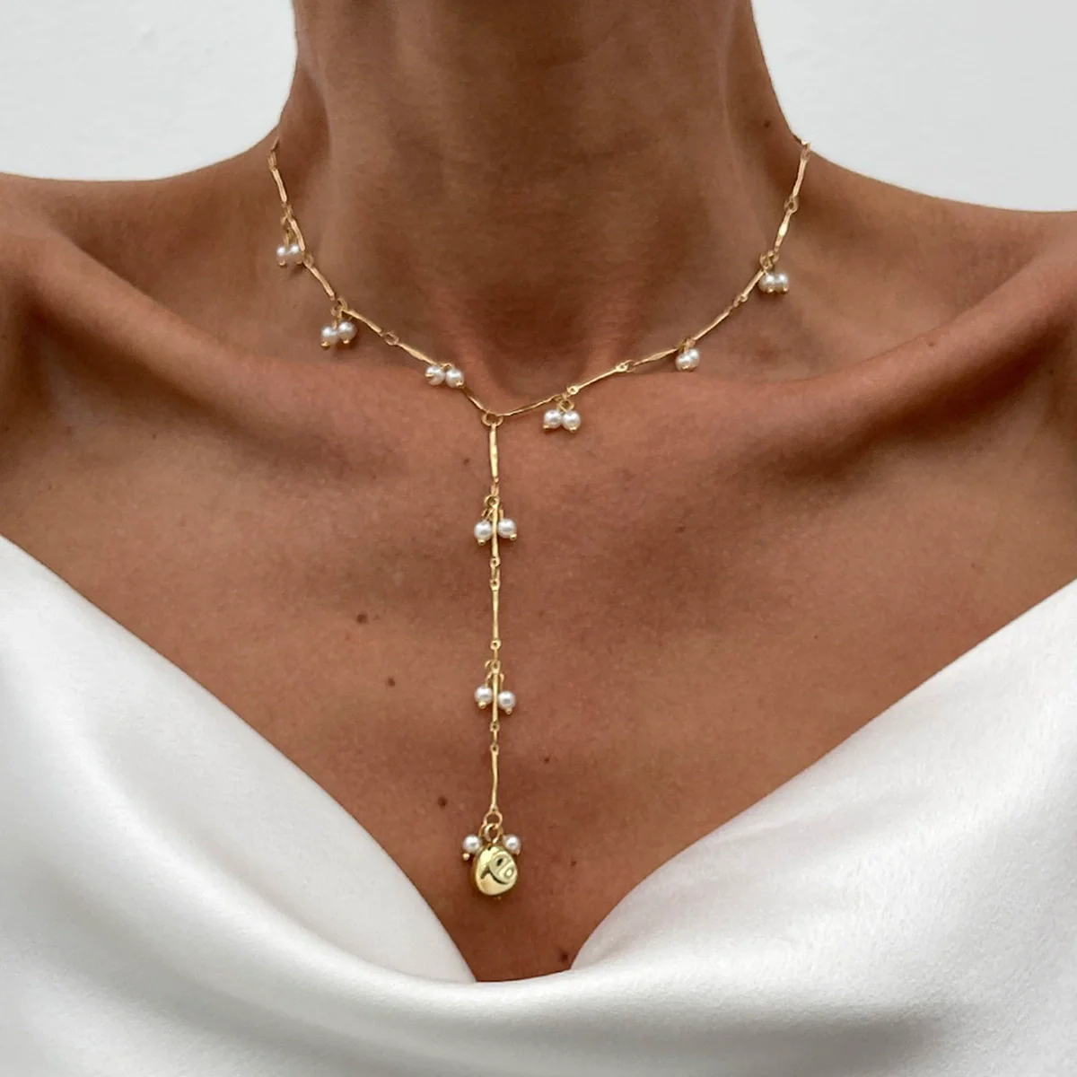 Jewelry Elegant Imitation Pearl Beaded Geometric Ball Chain Metal Clavicle Chain With Plastic Pendant Electroplated