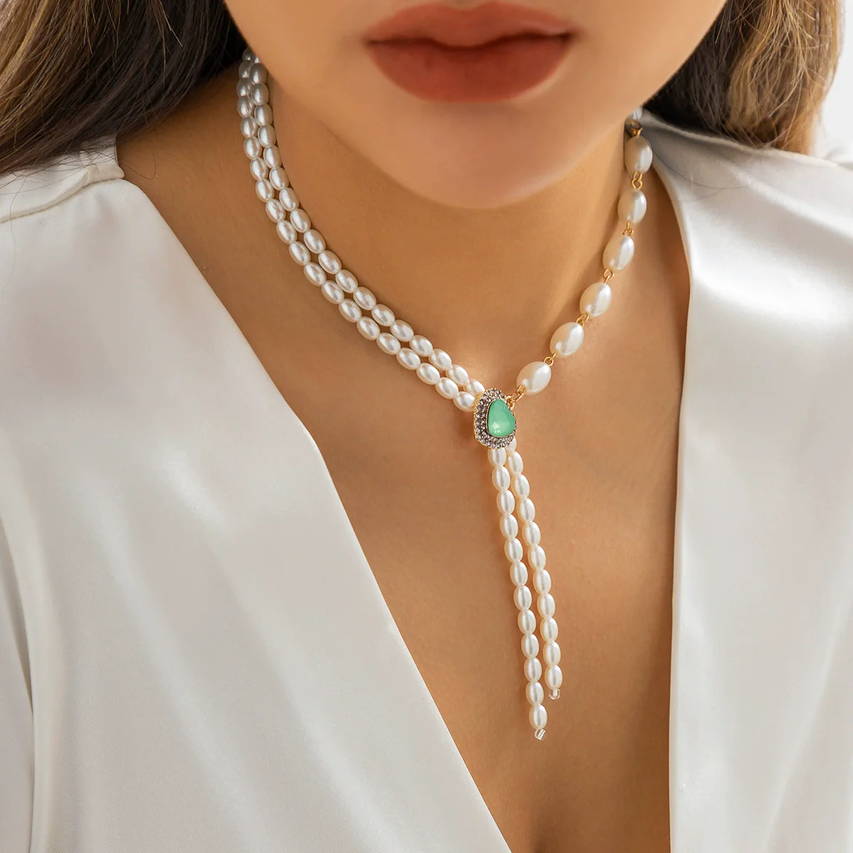 Jewelry Elegant Retro Asymmetric Imitation Pearl Tassel Heartshaped Alloy Geometric Electroplated Necklace For Women - Image 2