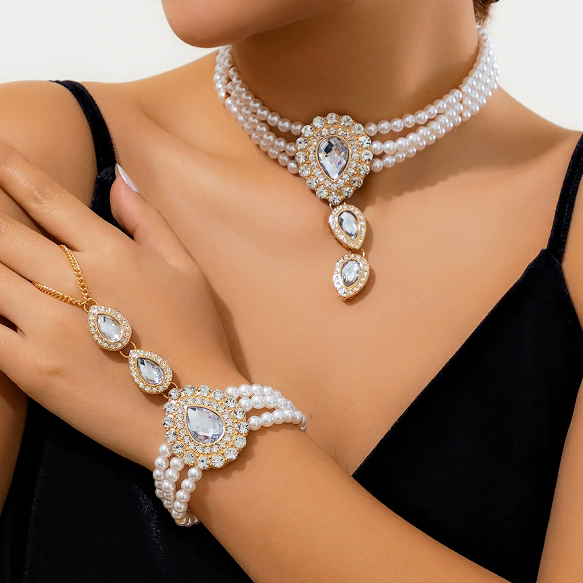 Jewelry Imitation Pearl Rhinestone Dropshaped Beaded Choker Necklace Electroplating Women's Retro Light Luxury Style - Image 2
