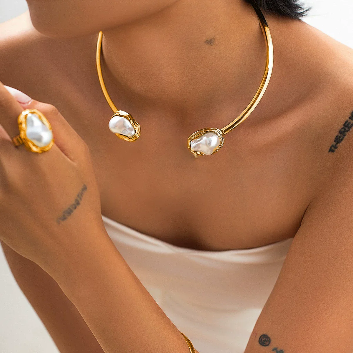 Jewelry Iron Alloy Imitation Pearl Geometric U Shape Baroque Style Collar Jewelry For Women - Image 3