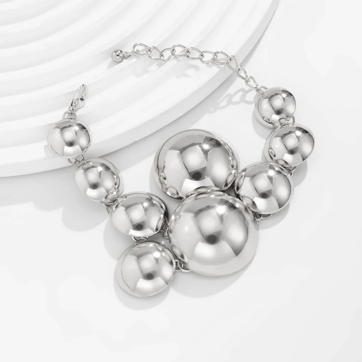 Jewelry Iron Round Geometric Exaggerated Electroplating Pendant Necklace For Women - Image 4