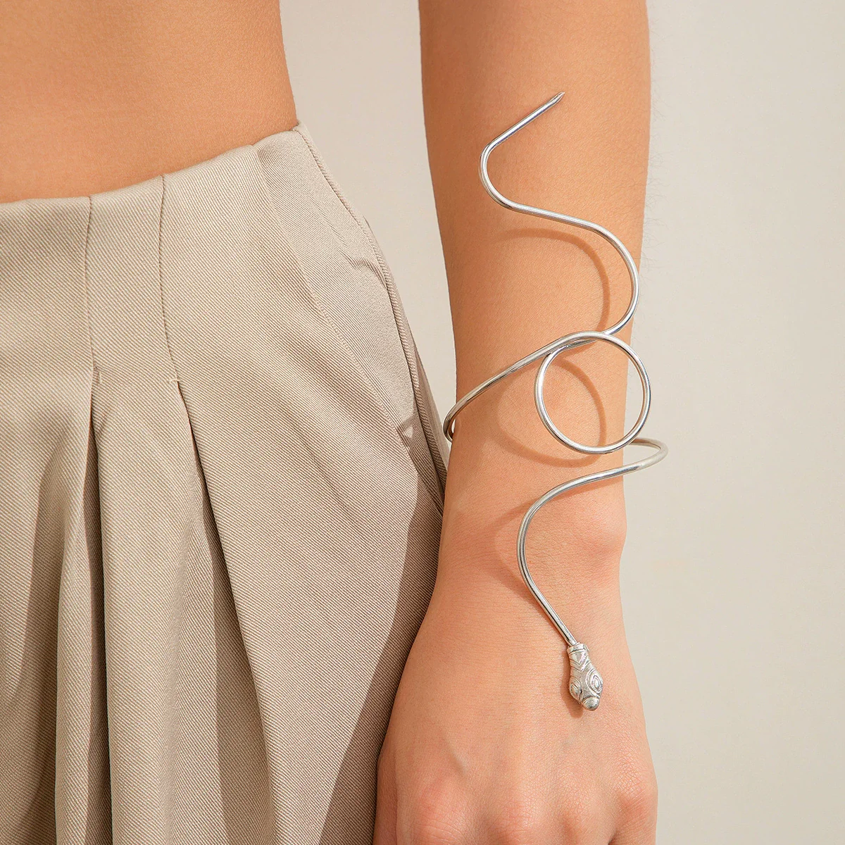Jewelry Iron Twisted Snakeshaped Exaggerated Hollow Bracelet Leg Chain Geometric Electroplating Women's - Image 2
