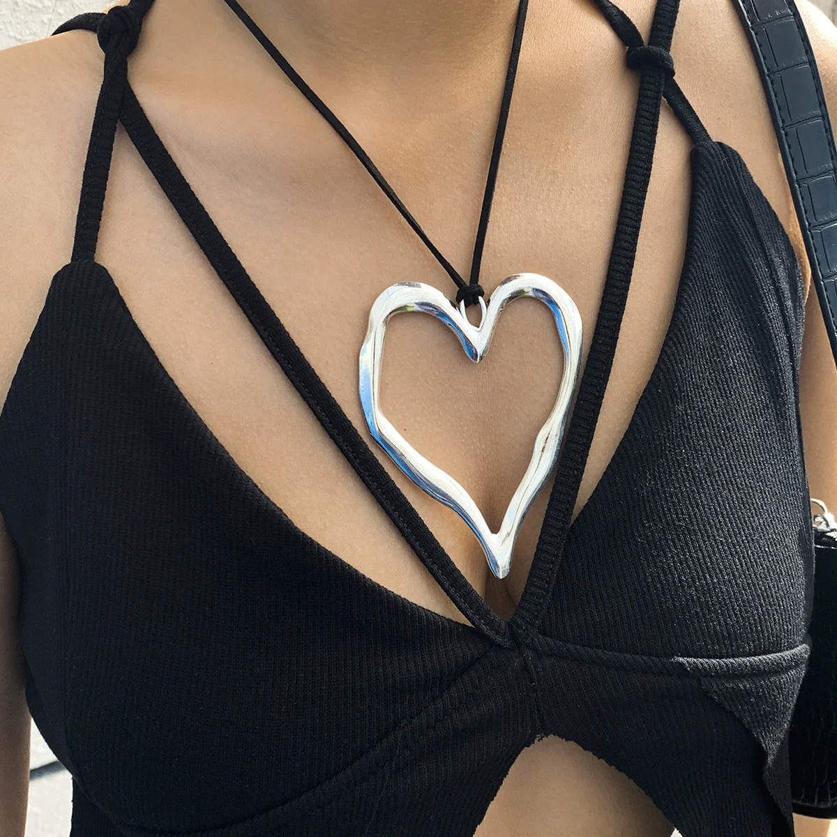 Jewelry Metal Alloy Heart Shaped Choker For Female - Image 2