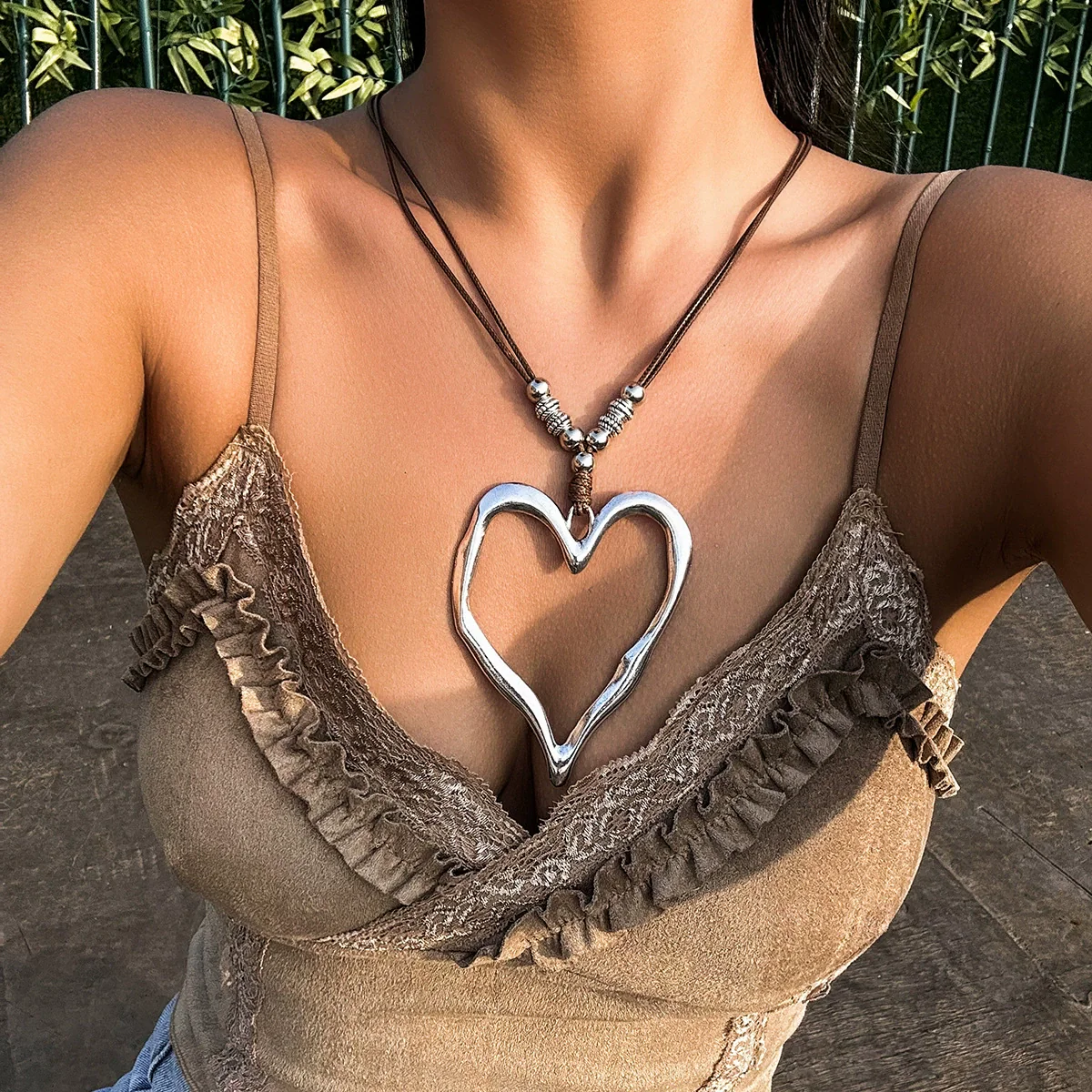 Jewelry Metal Alloy Heart Shaped Choker For Female - Image 3