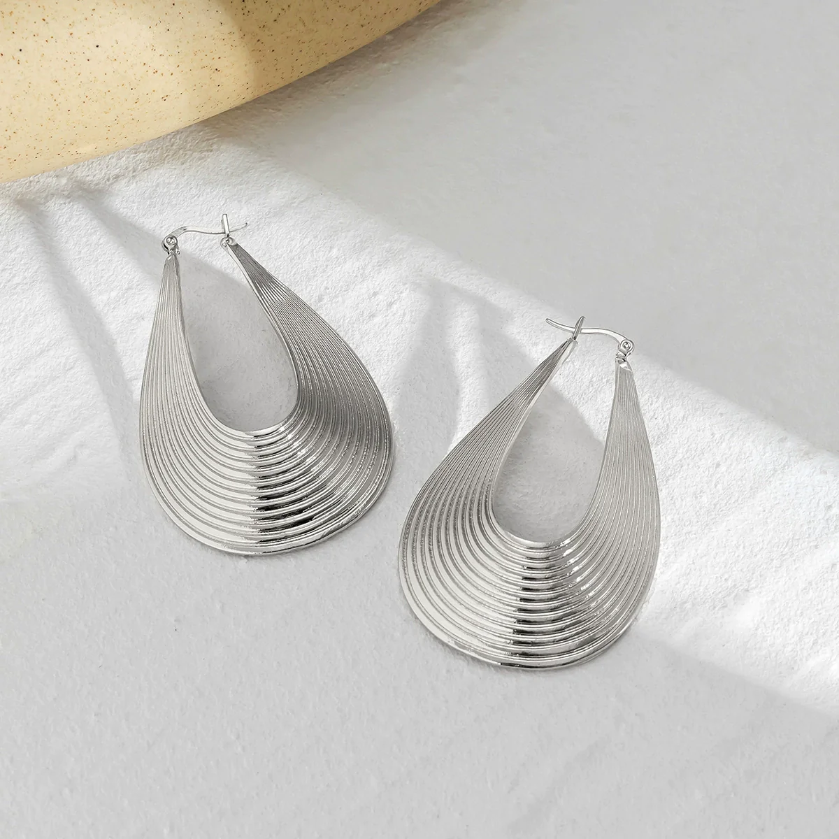 Jewelry Metal Exaggerated Retro Geometric Arc Stripe Earrings Electroplated For Women - Image 4