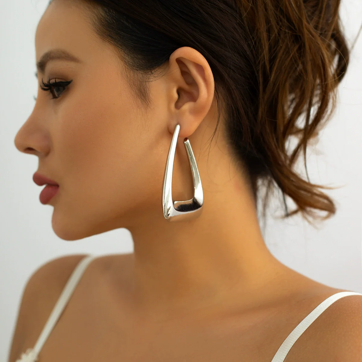 Jewelry Metal Geometric Imitation Pearl Tassel Pleated Earrings With Electroplating - Image 7