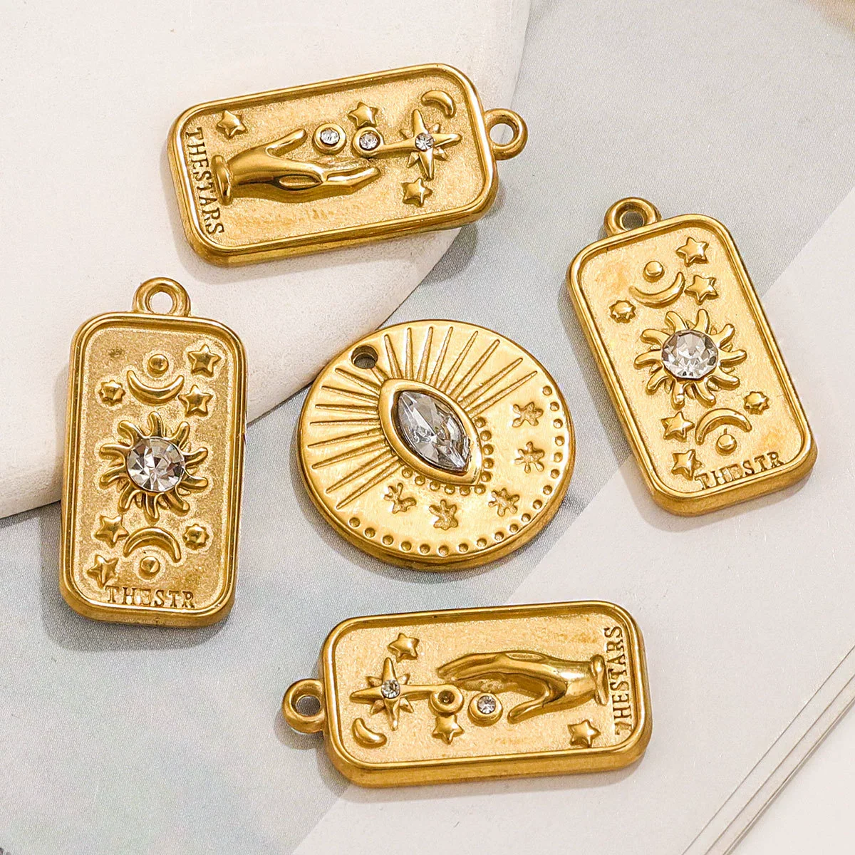 Jewelry Pendant Stainless Steel Tarot 3D Relief Fish Pattern Diamond Encrusted Electroplating - Image 3