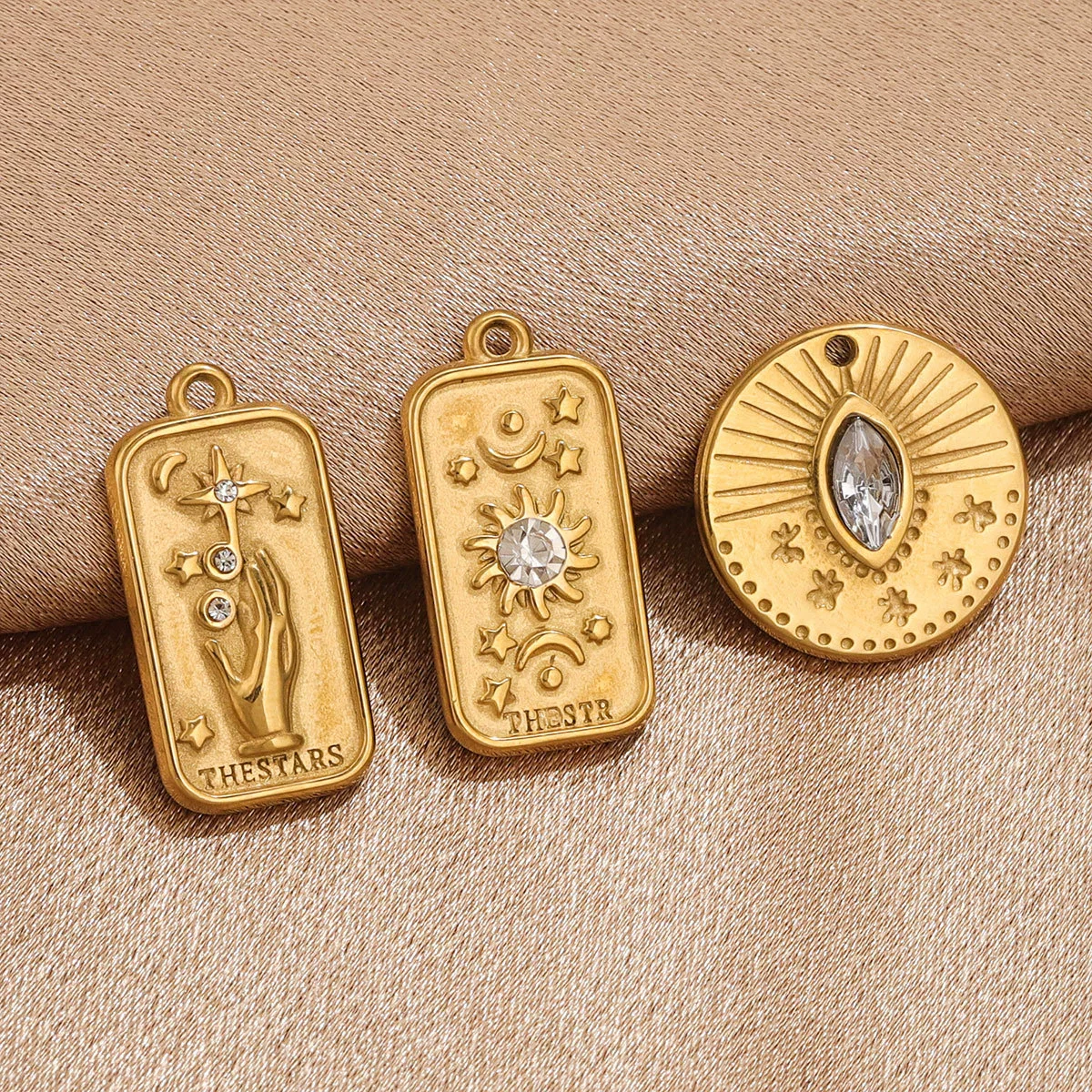 Jewelry Pendant Stainless Steel Tarot 3D Relief Fish Pattern Diamond Encrusted Electroplating - Image 4