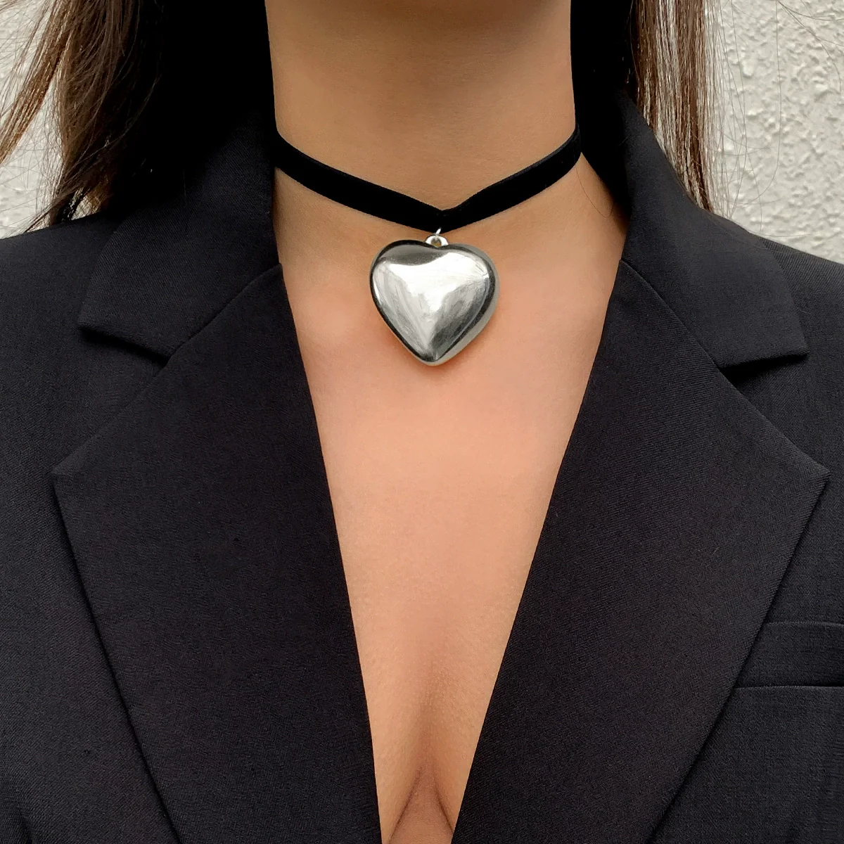 Jewelry Plastic Resin Heart Shape Pendant Necklace With Cross Chain And Electroplating Treatment