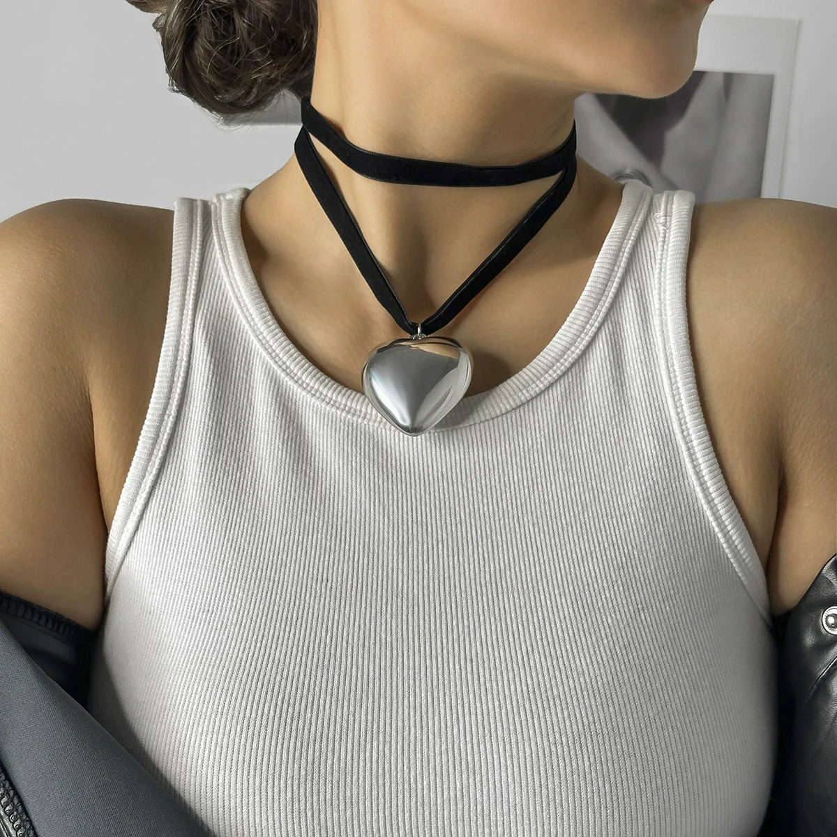 Jewelry Plastic Resin Heart Shape Pendant Necklace With Cross Chain And Electroplating Treatment - Image 11