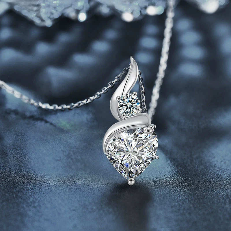 Jewelry S925 Sterling Silver Heartshaped Moissanite Pendant Necklace - Image 2