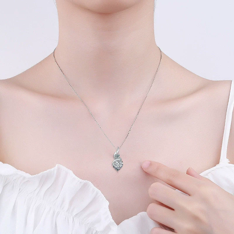 Jewelry S925 Sterling Silver Heartshaped Moissanite Pendant Necklace - Image 3