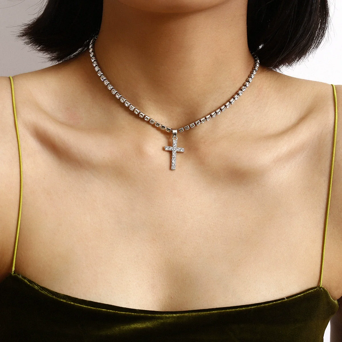 Jewelry Simple Style Alloy Snake Bone Chain Imitation Pearl Cross Pendant Necklace With Diamond Geometric Design For Women - Image 3