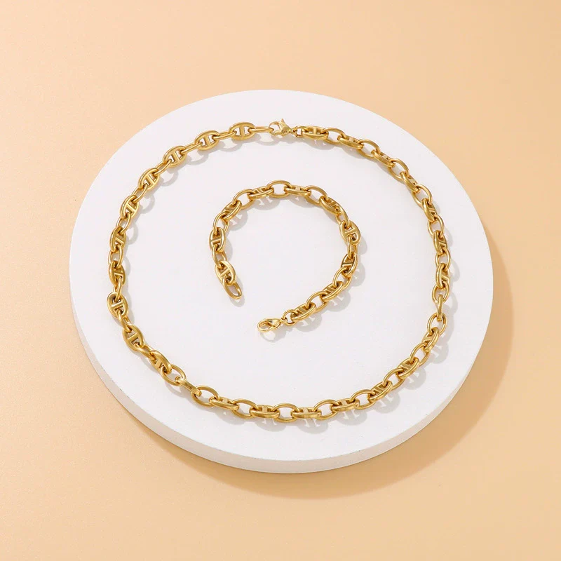Jewelry Stainless Steel Oval Ring Open Buckle Pig Nose Sweater Chain Necklace Bracelet Light Luxury Style - Image 2