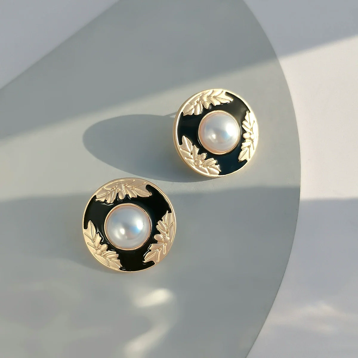 Jewelry Vintage Fragrant Style Heartshaped Geometric Round Earrings For Women Dripping Oil Alloy Imitation Pearl Electroplating - Image 11