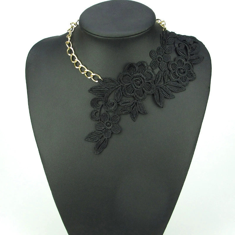 Jewelry Women's Clavicle Chain Alloy Bone Chain With Flower Pattern Electroplated - Image 3