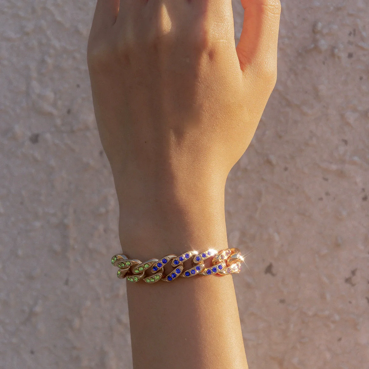 Jewelry Women's Simple Geometric Hollow Bracelet With Cuba Buckle Rhinestone Iron - Image 3