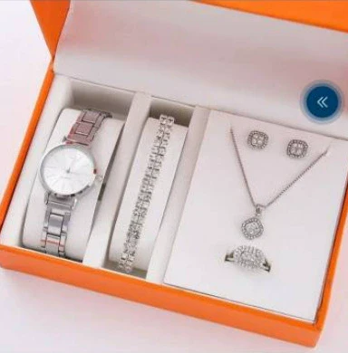 Ladies Alloy Case Imitation Leather Strap Round Dial Diamond Watch - Image 18